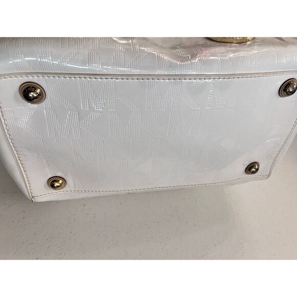 MICHAEL KORS Jet Set White Signature Boston Bag Authenticated Rare Patent Design - Picture 10 of 16